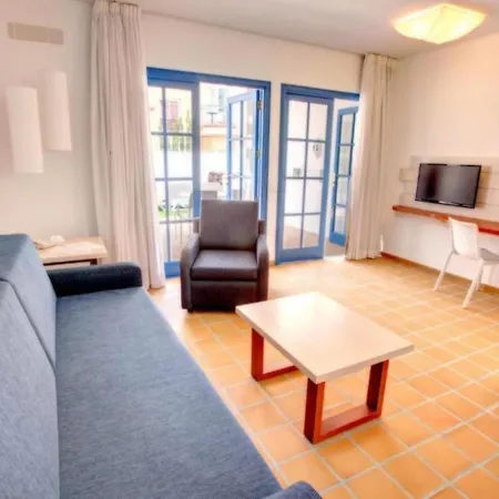 Lf With Well Connected, Beach, Pool Apartment